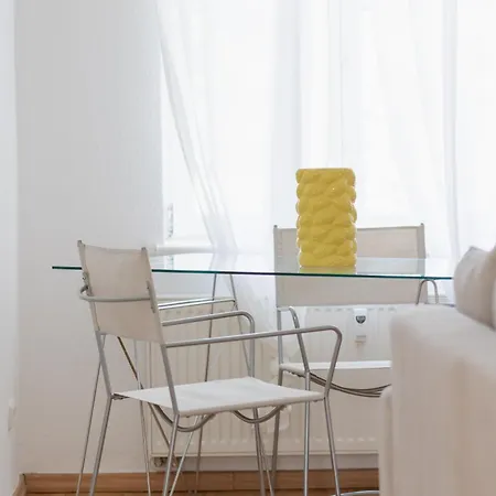 Studio Bauhaus Am Hauptbahnhof Dessau-Rosslau Eksteriør billede
