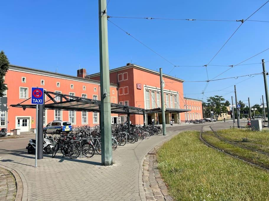 Bauhaus Am Hauptbahnhof * Dessau-Rosslau